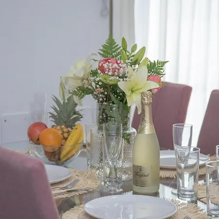 Urban 4 Beachfront By Holidays Apartamento