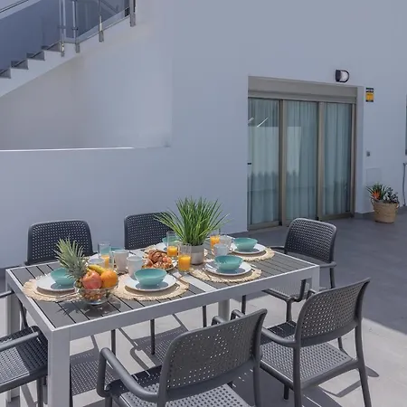 Apartment Urban 4 Beachfront By Holidays *