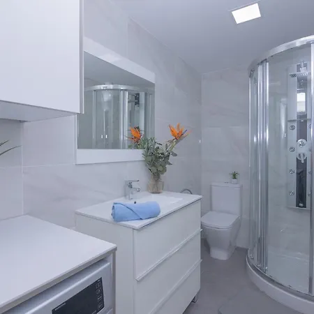 Urban 4 Beachfront By Holidays Apartamento